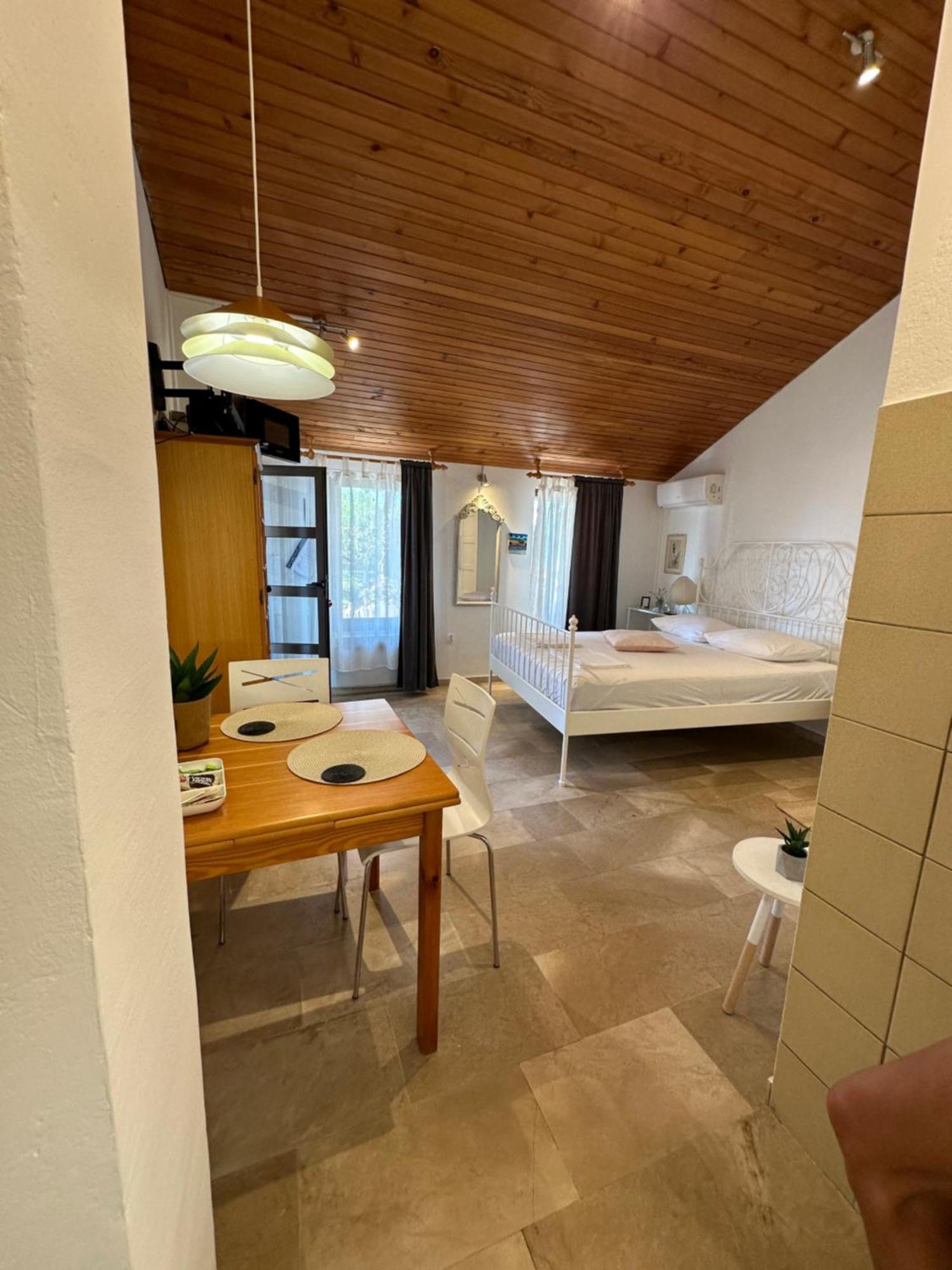 אומיס Romantic Stone- Studio Apartman מראה חיצוני תמונה