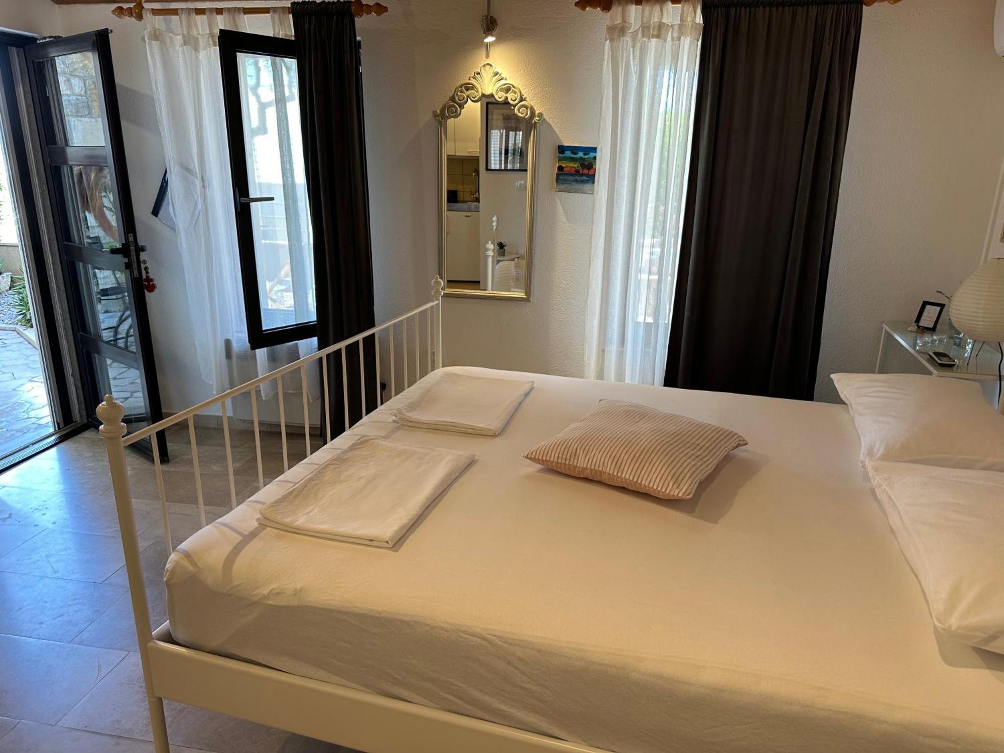 אומיס Romantic Stone- Studio Apartman מראה חיצוני תמונה
