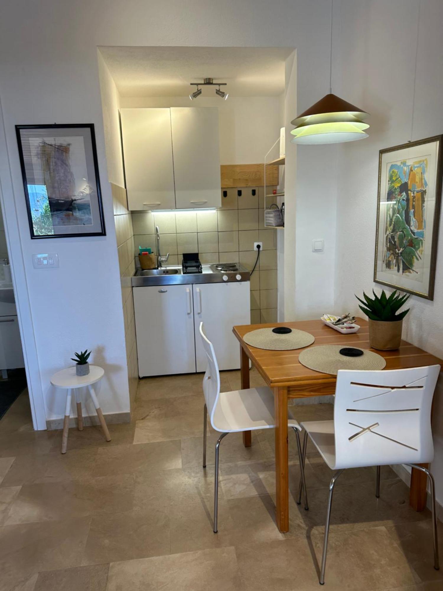 אומיס Romantic Stone- Studio Apartman מראה חיצוני תמונה